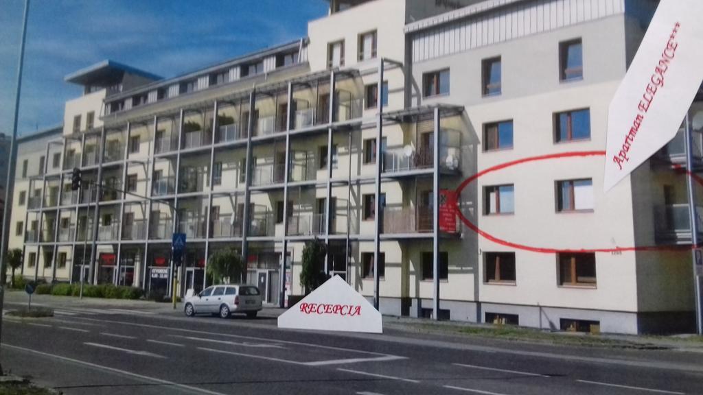 Liptovský Mikuláš Apartman Elegance מראה חיצוני תמונה